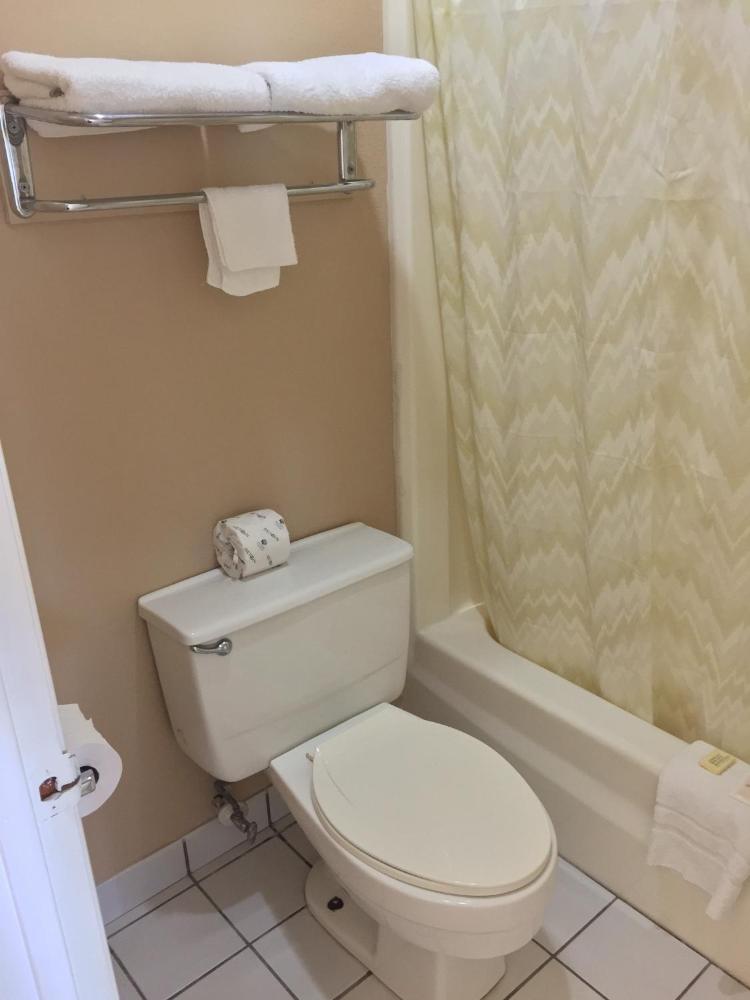 Queen Room interior